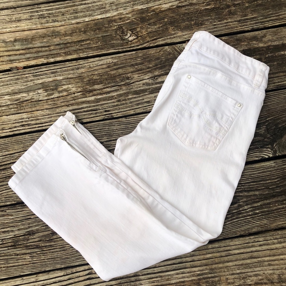 White House Black Market capris